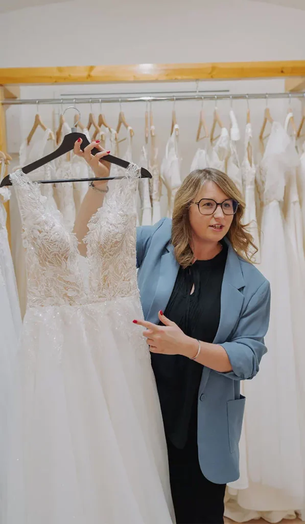 Erfahrenes Schneider-Team Der Mylovely Bridal Lounge Bei München